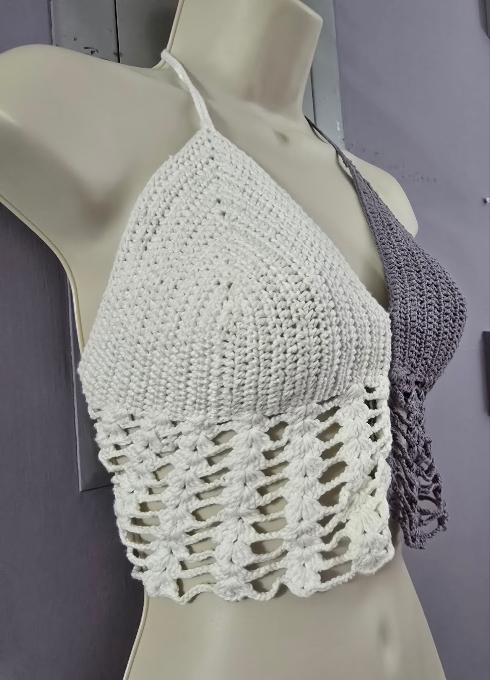 Haut au crochet gris et blanc taille M | Soldes taille M *