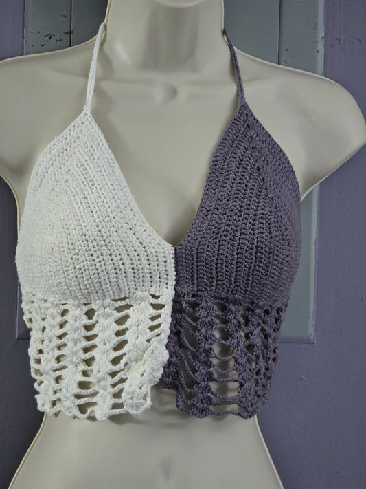 Haut au crochet gris et blanc taille M | Soldes taille M *